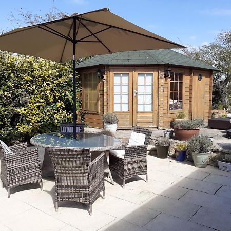 The Cobblers Bed And Breakfast Bishampton ภายนอก รูปภาพ